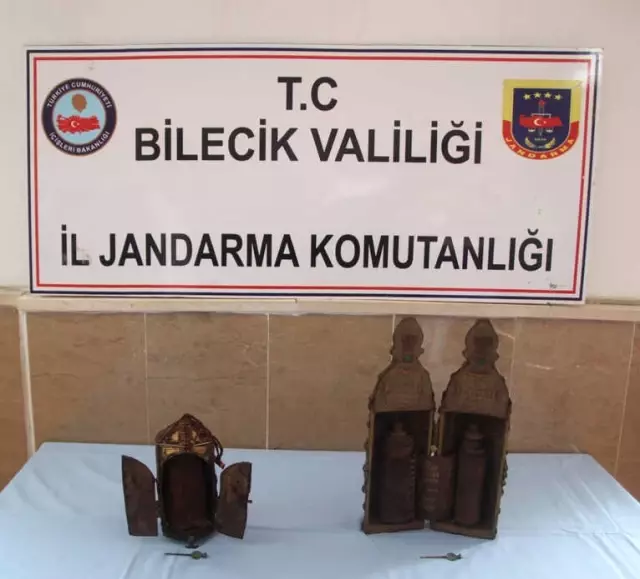 Bilecik'de 8 Milyon Lira Değerinde 2 Tevrat Ele Geçirildi Bilecik'de 8 Milyon Lira Değerinde 2 Tevrat Ele Geçirildi