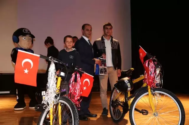 Eskişehir'de 3 Kişiye 1 Araç Düşüyor Eskişehir'de 3 Kişiye 1 Araç Düşüyor