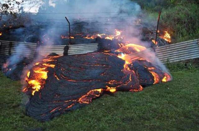Hawaii'de lavlar 35 evi yuttu