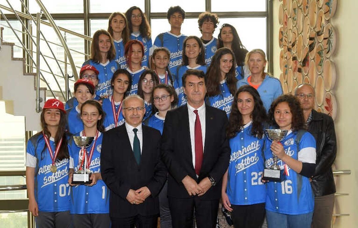 Softbolda Bursa'nın Gururu Oldular