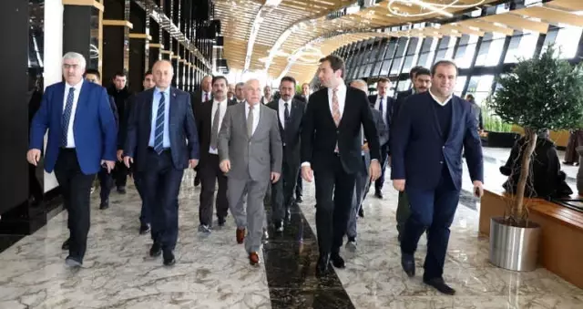 Türkiye'nin En Görkemli Kitap Fuarı Erzurum'da Açıldı Türkiye'nin En Görkemli Kitap Fuarı Erzurum'da Açıldı