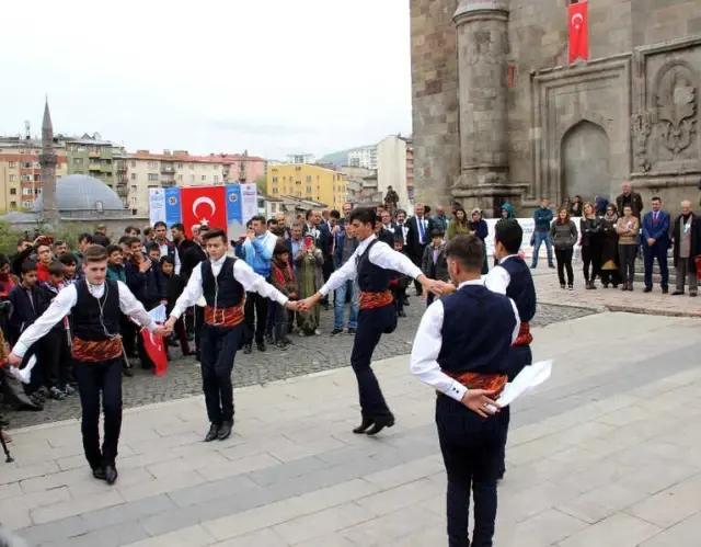 Erdoğan ile Vali Arasında Gülümseten Diyalog: Sabırlı Ol Sabırlı, Seyfettin Bey Sabırlı Ol Erdoğan ile Vali Arasında Gülümseten Diyalog: Sabırlı Ol Sabırlı, Seyfettin Bey Sabırlı Ol