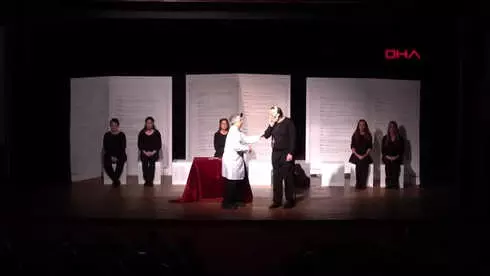 İzmir İş İnsanları Çocuk İstismarına Karşı Sahneye Çıktı İzmir İş İnsanları Çocuk İstismarına Karşı Sahneye Çıktı