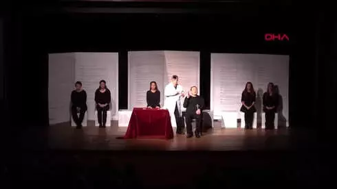 İzmir İş İnsanları Çocuk İstismarına Karşı Sahneye Çıktı İzmir İş İnsanları Çocuk İstismarına Karşı Sahneye Çıktı