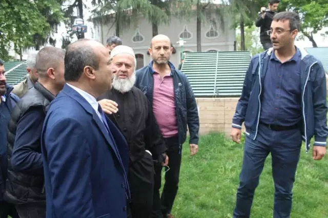 Cenazede Abdullah Gül'ü Protesto Eden Vatandaş Gözaltına Alındı