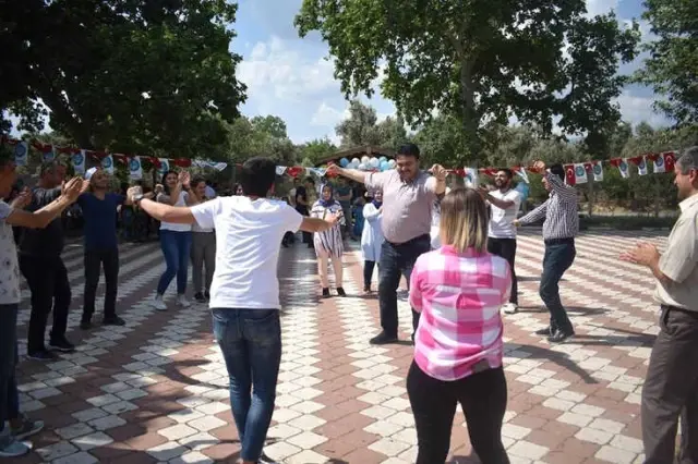 Havran Myo 5.geleneksel Yıl Sonu Şenliği Gerçekleştirildi Havran Myo 5.geleneksel Yıl Sonu Şenliği Gerçekleştirildi