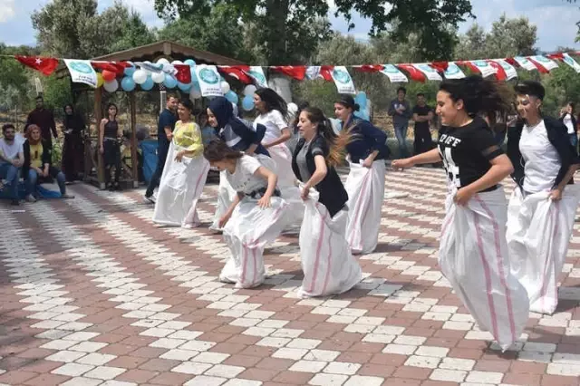 Havran Myo 5.geleneksel Yıl Sonu Şenliği Gerçekleştirildi Havran Myo 5.geleneksel Yıl Sonu Şenliği Gerçekleştirildi