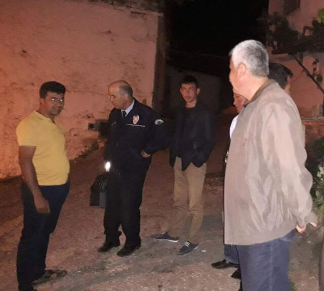 Polis Kan İzlerini Takip Etti, Evinde Bıçaklanan Yaşlı Adamın Cesedini Buldu