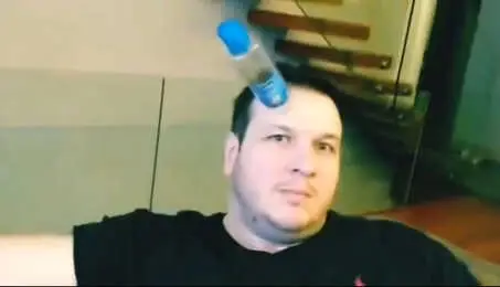 Kafasına Şişe Saplanan Şahan Gökbakar’ın Videosu Yarım Milyon İzlendi