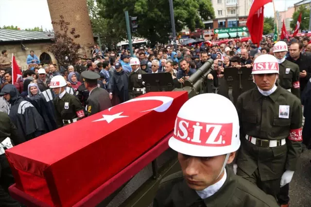Şehit Peker Son Yolculuğuna Uğurlandı Şehit Peker Son Yolculuğuna Uğurlandı