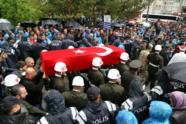 Şehit Peker Son Yolculuğuna Uğurlandı Şehit Peker Son Yolculuğuna Uğurlandı