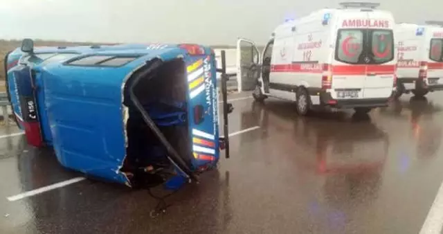 Ankara'da Mahkumları Taşıyan Askeri Araç Takla Attı: 3'ü Asker 5 Yaralı