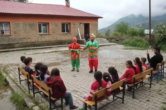 Bitlis'te 'Tiyatrosuz Çocuk Kalmasın' Projesi