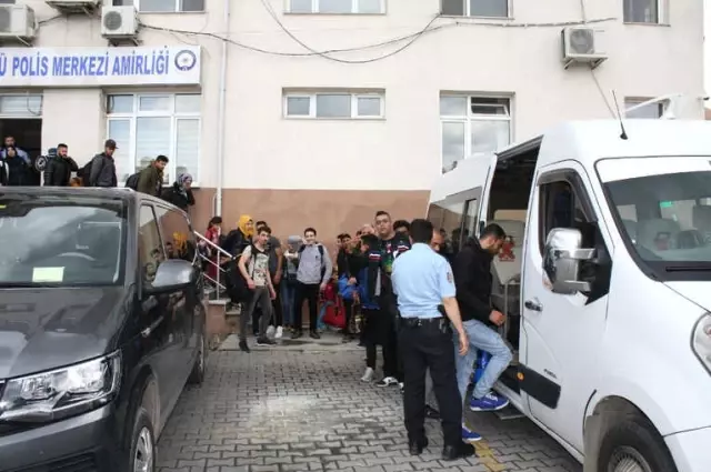 Edirne'de Suriye Uyruklu 31 Kaçak Göçmen Yakalandı