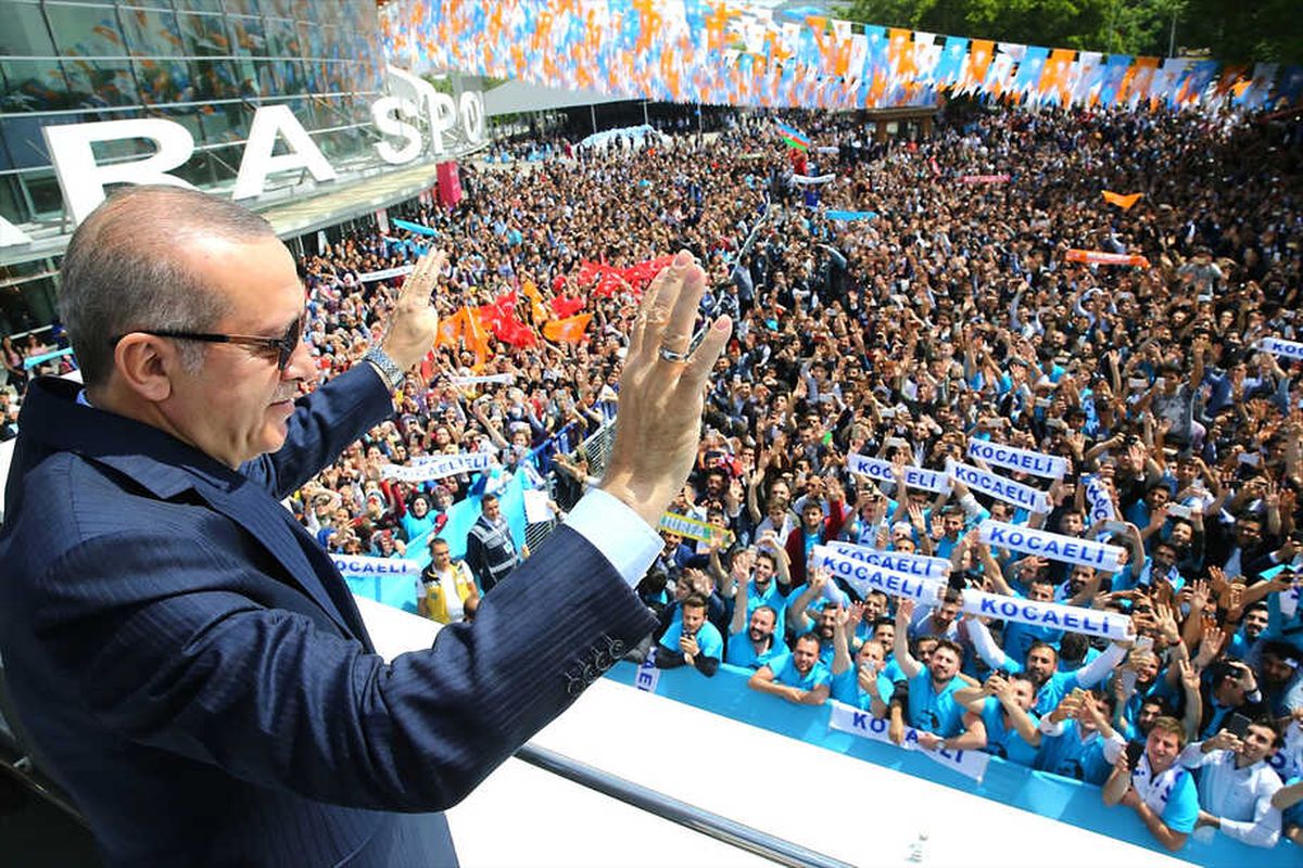 Gençlik Kolları Kongresi Öncesi Erdoğan'ın Seçim Şarkısı İlk Kez Dinletildi: Eroğlu Erdoğan