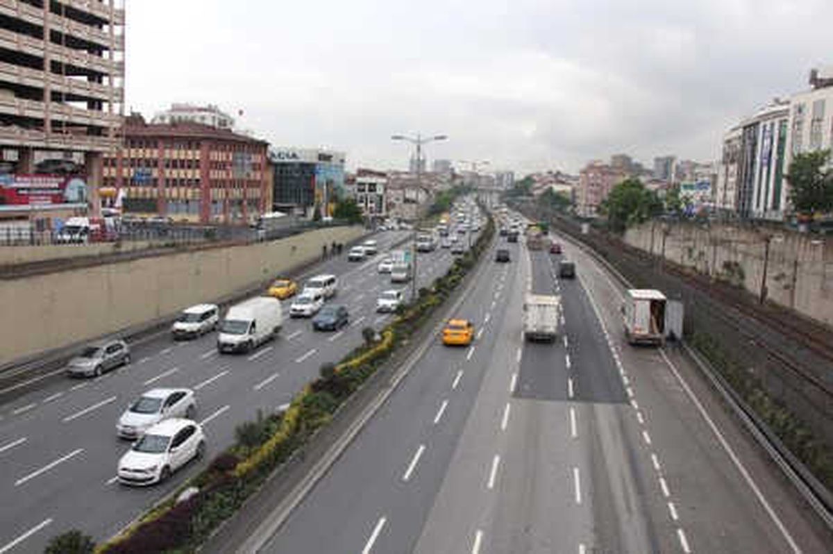Makas Atan Trafik Magandaları İstanbul Yollarında Cirit Atıyor!