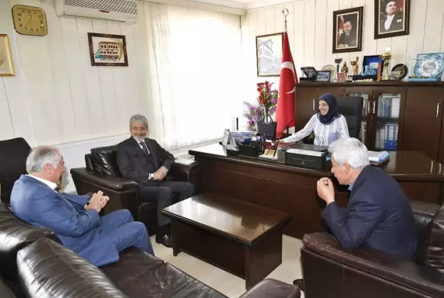 Ankara'da Köy Yolları Asfaltlanıyor Ankara'da Köy Yolları Asfaltlanıyor