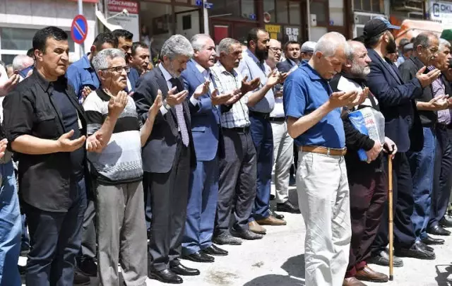 Ankara'da Köy Yolları Asfaltlanıyor Ankara'da Köy Yolları Asfaltlanıyor
