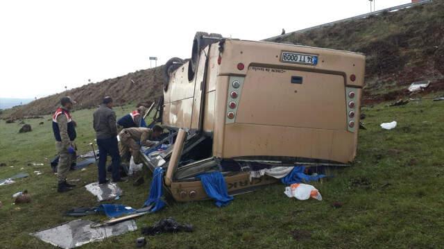 Ardahan'da Feci Kaza! Midibüs Şarampole Devrildi: 4 Ölü, 22 Yaralı