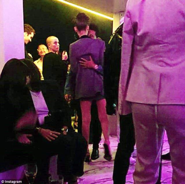 Bella Hadid, Barıştığı Eski Sevgilisiyle Dudak Dudağa Yakalandı
