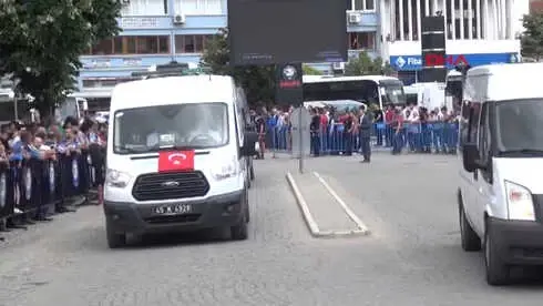 Manisa Salihli'de Binlerce Kişi Şehidini Uğurladı Manisa Salihli'de Binlerce Kişi Şehidini Uğurladı