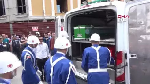 Manisa Salihli'de Binlerce Kişi Şehidini Uğurladı Manisa Salihli'de Binlerce Kişi Şehidini Uğurladı