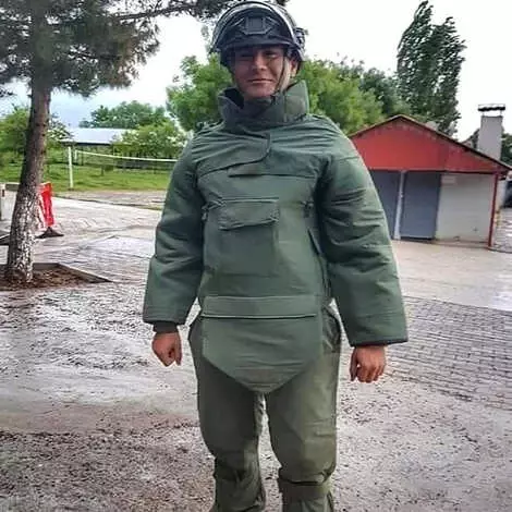 Şehidin Eşinden Kamuflajlı Son Bakış Şehidin Eşinden Kamuflajlı Son Bakış