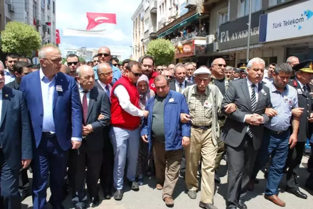 Şehidin Eşinden Kamuflajlı Son Bakış Şehidin Eşinden Kamuflajlı Son Bakış