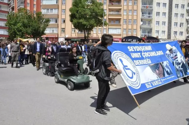 Seydişehir'de Engelleri Kaldıralım Yürüyüşü