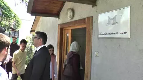 Tika ve Yee'den Üsküp'te Türkçe Kursları Tika ve Yee'den Üsküp'te Türkçe Kursları