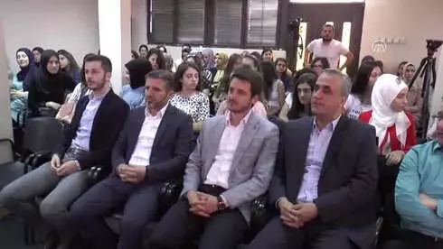 Tika ve Yee'den Üsküp'te Türkçe Kursları Tika ve Yee'den Üsküp'te Türkçe Kursları