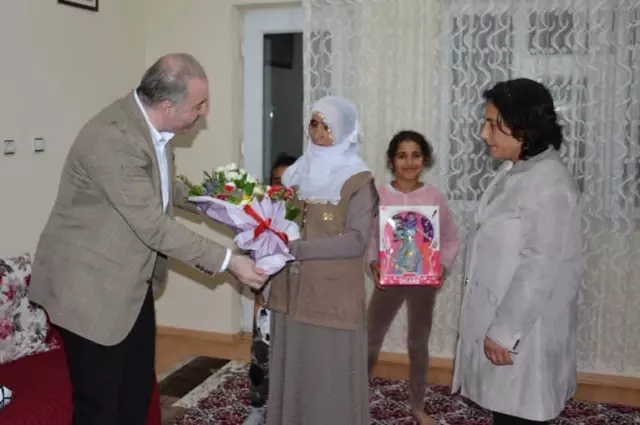 Başkan Özgökçe'den 'Anneler Günü' Mesajı Başkan Özgökçe'den 'Anneler Günü' Mesajı