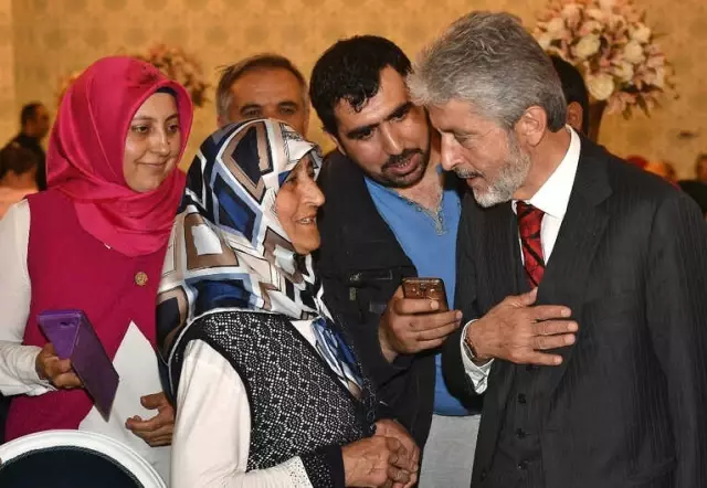 Başkan Tuna 'Engelsiz Türkiye' Programında Engelliler ve Aileleriyle Buluştu Başkan Tuna 'Engelsiz Türkiye' Programında Engelliler ve Aileleriyle Buluştu