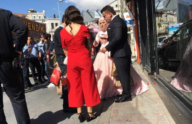 Düğüne Gideceklerdi, Karakola Gittiler