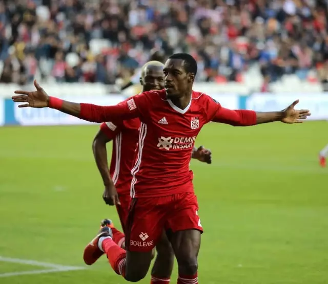 Spor Toto Süper Lig: Dg Sivasspor: 1 - Aytemiz Alanyaspor: 1 (İlk Yarı)