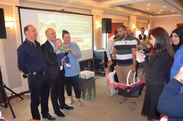 Tüp Bebek Sahipleri Anneler Gününde Bir Araya Geldi Tüp Bebek Sahipleri Anneler Gününde Bir Araya Geldi