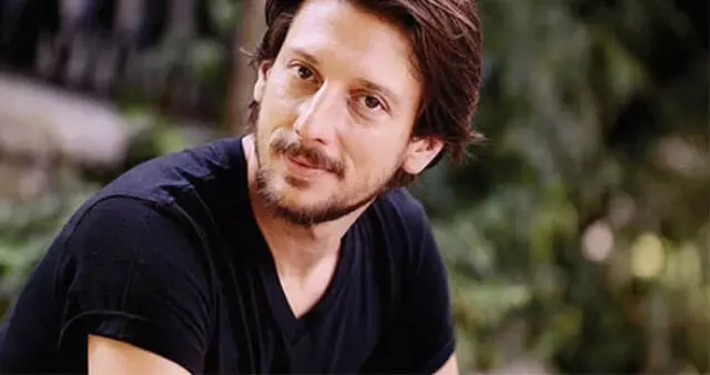 Ünlü Oyuncu Engin Hepileri Sosyal Medya Hesabından Baba Olacağını Duyurdu