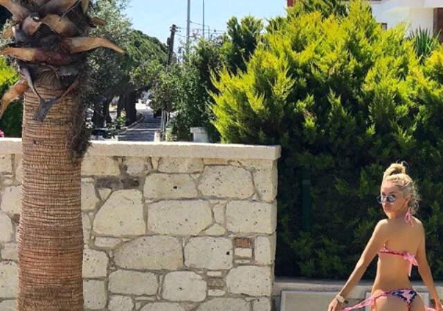 Cansu Taşkın, 'Photoshop Yaptı' İddiaları Sonrası Bikinili Fotoğraf Paylaştı