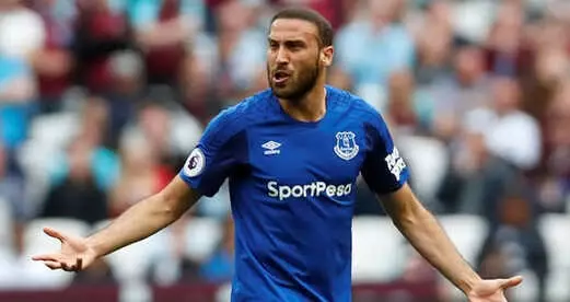 Cenk Tosun'u Oyundan Çıkaran Sam Allardyce'a Taraftardan Sert Tepki: Defol Cenk Tosun'u Oyundan Çıkaran Sam Allardyce'a Taraftardan Sert Tepki: Defol