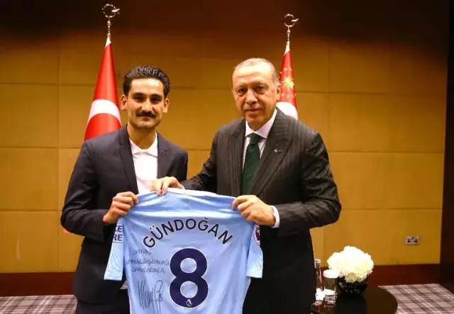 Cumhurbaşkanı Erdoğan, İngiltere'de Yıldızlarla Buluştu Cumhurbaşkanı Erdoğan, İngiltere'de Yıldızlarla Buluştu