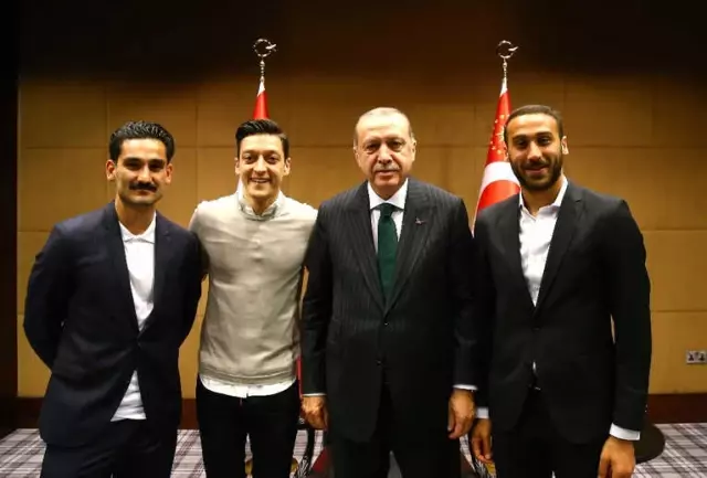 Cumhurbaşkanı Erdoğan, İngiltere'de Yıldızlarla Buluştu Cumhurbaşkanı Erdoğan, İngiltere'de Yıldızlarla Buluştu