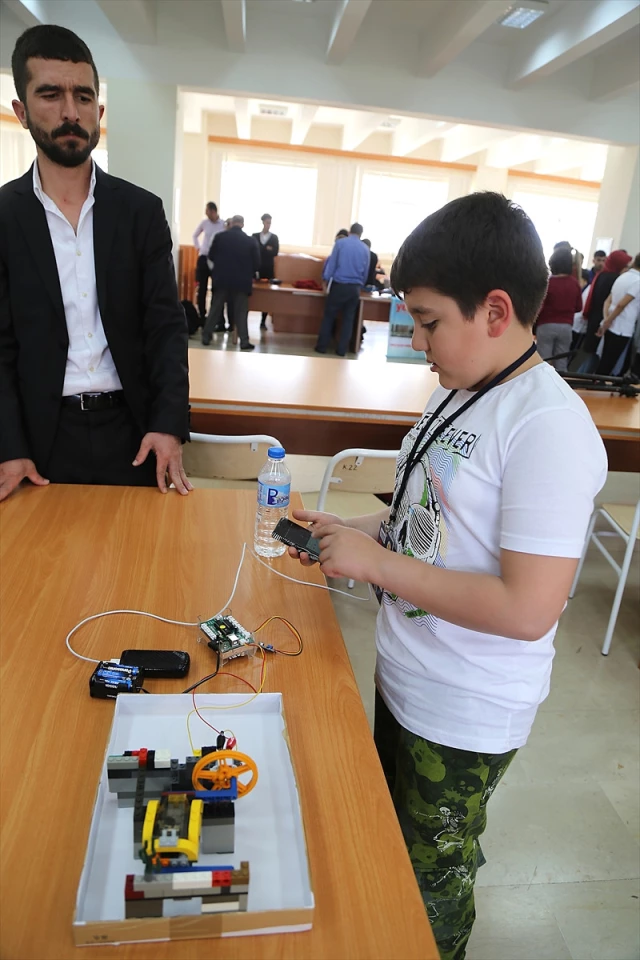 Diyarbakır'da &quot;1. Uluslararası Robot Yarışması&quot; haberi fotografı