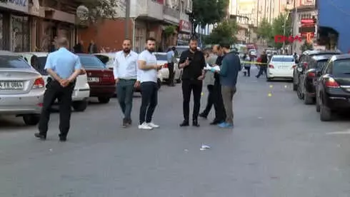 Gaziosmanpaşa'da Silahlı Çatışma: 1 Ölü 1 Yaralı Gaziosmanpaşa'da Silahlı Çatışma: 1 Ölü 1 Yaralı