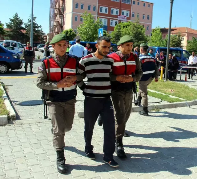 Sigara İçin Pompacıyı Öldürüp Soygun Yaptılar Sigara İçin Pompacıyı Öldürüp Soygun Yaptılar