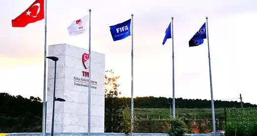 Süper Ligde Şampiyonu Belirleyecek Maçlar 19 Mayıs'ta Oynanacak Süper Ligde Şampiyonu Belirleyecek Maçlar 19 Mayıs'ta Oynanacak