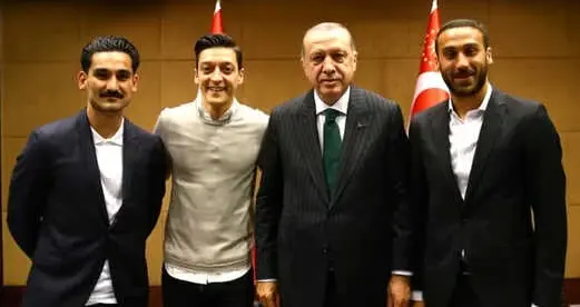 Alman Basını: Emre Can, Cumhurbaşkanı Erdoğan'ın Davetini Kabul Etmedi Alman Basını: Emre Can, Cumhurbaşkanı Erdoğan'ın Davetini Kabul Etmedi