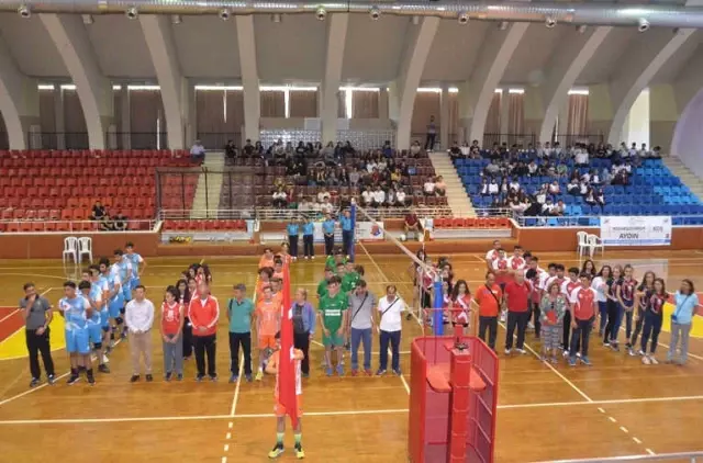Aydın'da Gençlik Haftası Voleybol Finalleri Başladı
