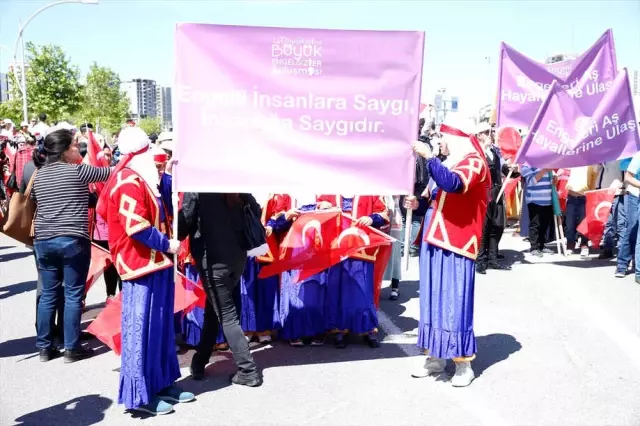 Engelliler Farkındalık İçin Yürüdü