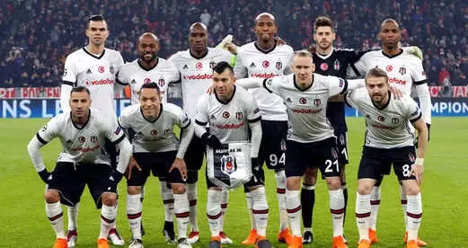 Kanadalı Futbolcu Atiba, Beşiktaş'a Veda Ediyor