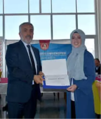 Öğrenciler Yemekhane Duvarlarını Rölyeflerle Süsledi
